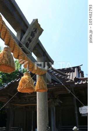 神奈川県鎌倉市腰越の小動神社の風景 神奈川県鎌倉市腰越の小動神社の風景 105482793