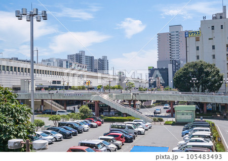 宇都宮駅西口前の歩行者デッキと駐車場　栃木県宇都宮市 105483493