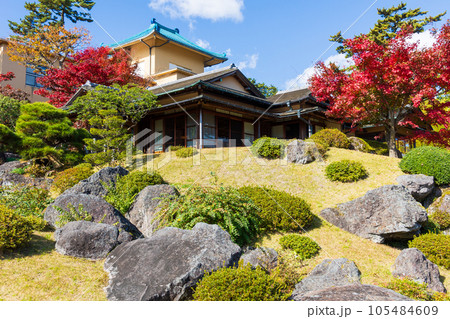 日本屈指の観光地 箱根の秋 紅葉の箱根美術館 神仙郷 日本屈指の観光地 箱根の秋 紅葉の箱根美術館 神仙郷 105484609