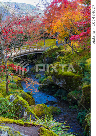 日本屈指の観光地 箱根の秋 紅葉の箱根美術館 神仙郷 日本屈指の観光地 箱根の秋 紅葉の箱根美術館 神仙郷 105484627