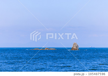 広亀島と戸亀島 愛知県南知多町篠島 広亀島と戸亀島 愛知県南知多町篠島 105487596