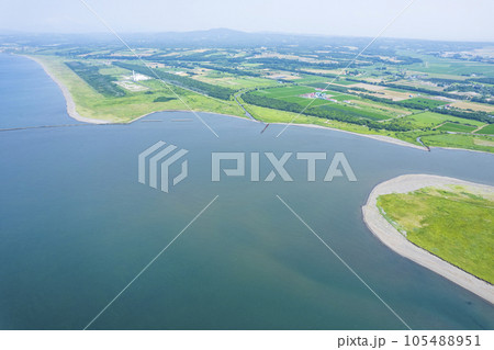 北海道 石狩川河口を空撮 北海道 石狩川河口を空撮 105488951