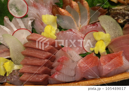 刺身盛り合わせ 刺身盛り合わせ 105489017