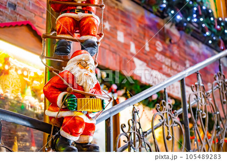 サンタ サンタクロース クリスマスイブ クリスマス アメリカンビレッジ カラフル サンタ サンタクロース クリスマスイブ クリスマス アメリカンビレッジ カラフル 105489283