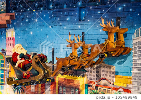 サンタ サンタクロース クリスマス トナカイ 冬 12月 イベント サンタ サンタクロース クリスマス トナカイ 冬 12月 イベント 105489849