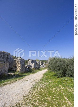 Barbegal aqueduct (Aqueduc Romain de Barbegal) near Arles, Fontvieille, Provence, France 105490043