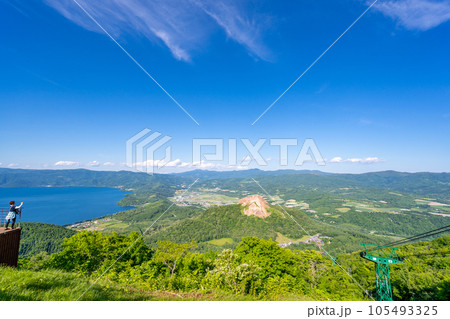 有珠山洞爺湖展望台　昭和新山　展望台　観光客 105493325