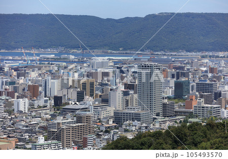 高松市中心部。香川県庁、高松市役所、香川県立中央病院、屋島など 高松市中心部。香川県庁、高松市役所、香川県立中央病院、屋島など 105493570