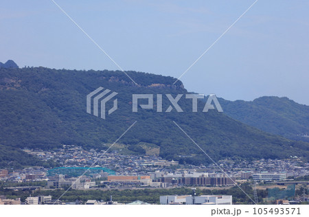 高松市峰山から望む「屋島」南嶺 高松市峰山から望む「屋島」南嶺 105493571
