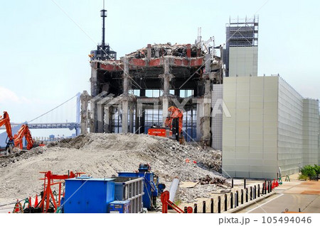 ただいま解体工事中… さようなら『晴海客船ターミナル』 ただいま解体工事中… さようなら『晴海客船ターミナル』 105494046