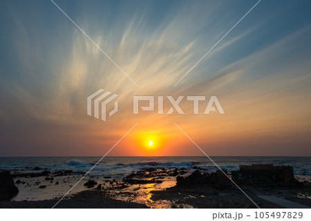 不老ふ死温泉の落陽 105497829