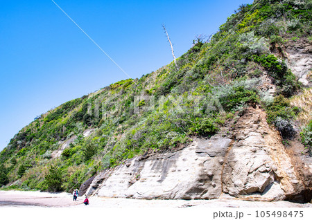 石見畳ヶ浦 岸壁の風景 島根県浜田市 石見畳ヶ浦 岸壁の風景 島根県浜田市 105498475