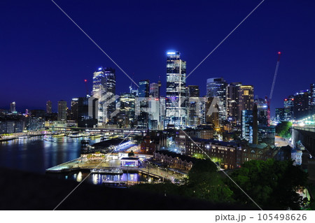 晴れた日のオーストラリアシドニーサーキュラーキーの夜景 晴れた日のオーストラリアシドニーサーキュラーキーの夜景 105498626