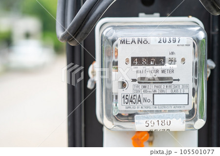 Electric measuring power meter for energy cost at home and office. Electric measuring power meter for energy cost at home and office. 105501077