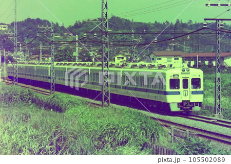 屋根上にベンチレーターが並ぶ初の量産冷房車5000形・5162他、柿生ー鶴川、1976年7月17日 105502089