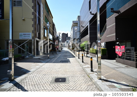 快晴の御殿場駅とSL 105503545