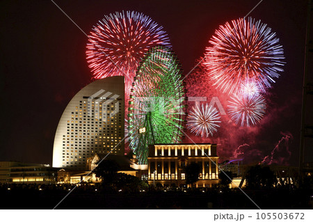 日本の横浜都市景観 2023・「みなとみらいスマートフェスティバル2023」。横浜の夜空を彩る2万発 日本の横浜都市景観 2023・「みなとみらいスマートフェスティバル2023」。横浜の夜空を彩る2万発 105503672