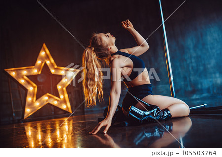 Sexy pole dancing woman 105503764