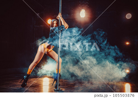 Pole dance woman 105503876