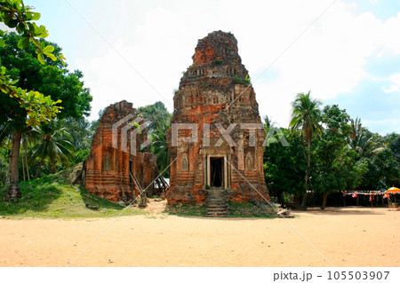 Lolei temple in Roluos 105503907