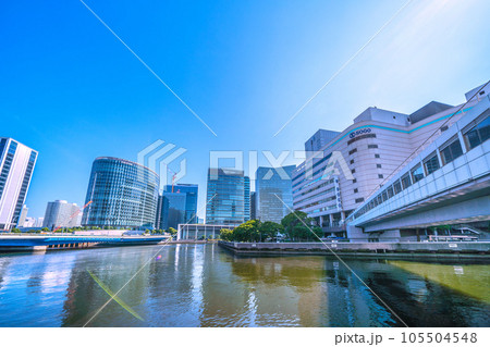 日本の横浜都市景観 真夏…炎暑、猛烈な暑さ…横浜駅東口のそごう横浜店などを望む＝7月26日 105504548