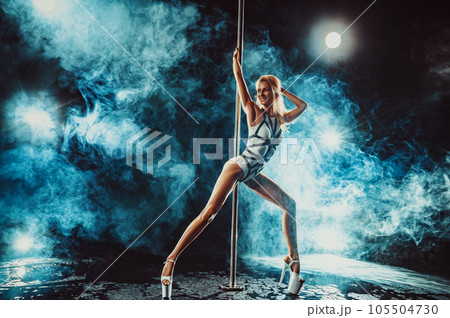 Pole dance woman 105504730