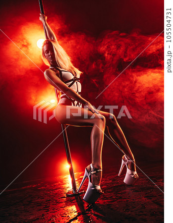Pole dance woman 105504731