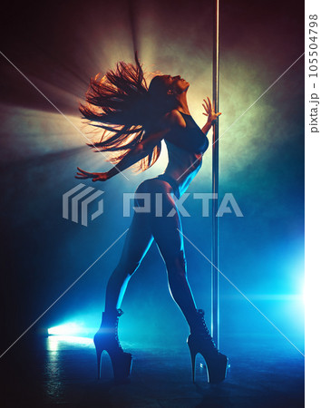 Pole dance woman 105504798