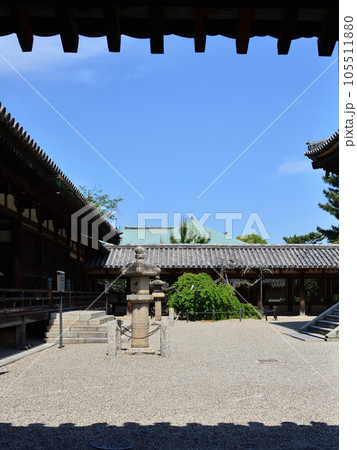 法隆寺東院伽藍境内、回廊から 法隆寺東院伽藍境内、回廊から 105511880