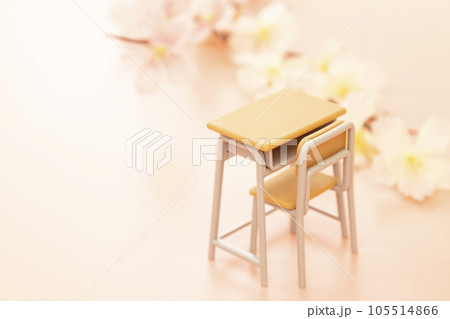 机と椅子と桜　ピンク背景 105514866