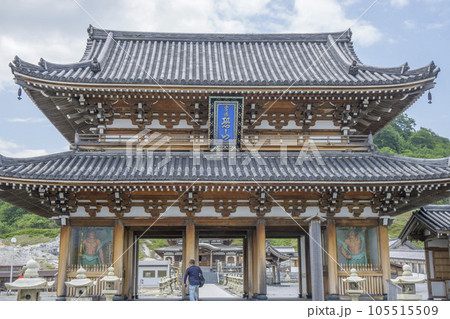 青森県恐山菩提寺境内の入口 105515509