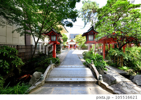 水鏡天満宮 ビルの谷間の神社 福岡市中央区天神1-15-4 水鏡天満宮 ビルの谷間の神社 福岡市中央区天神1-15-4 105516621