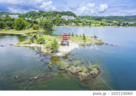 洞爺湖 浮見堂を空撮 105519060