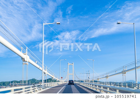 白鳥大橋　白鳥新道　東日本最大　白鳥が羽根を広げたような優雅な白い吊り橋 105519741