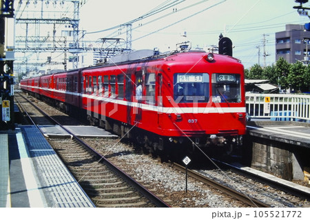 地上の京浜蒲田駅を通過する旧600形快特1404A、637～・633～、1982年7月10日 105521772