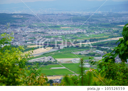 万灯呂山展望台から見た京都・枚方方面 105526559