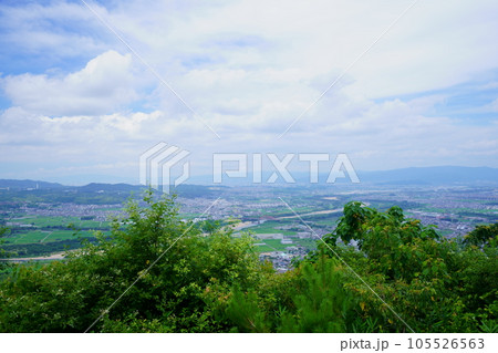 万灯呂山展望台から見た京都・枚方方面 万灯呂山展望台から見た京都・枚方方面 105526563