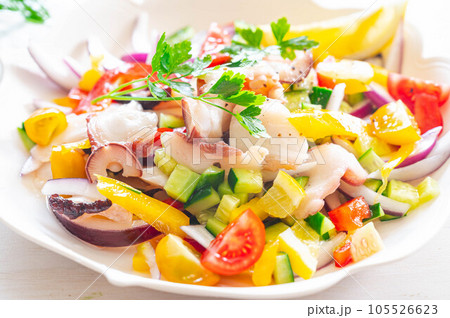 カラフルなタコのマリネ カラフルなタコのマリネ 105526623