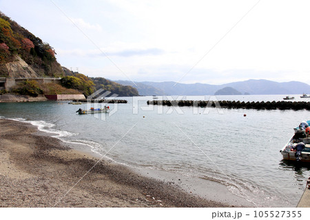 若狭 若狭遊子 遊子海水浴場 福井県若狭町 桜と若狭 漁船 イカ釣り漁船 若狭湾 日本海 常神半島 若狭 若狭遊子 遊子海水浴場 福井県若狭町 桜と若狭 漁船 イカ釣り漁船 若狭湾 日本海 常神半島 105527355