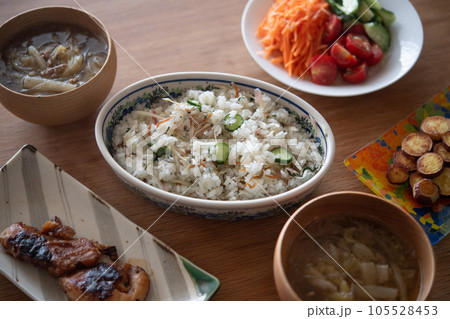 茗荷とジャコのまぜ寿司の食卓 茗荷とジャコのまぜ寿司の食卓 105528453