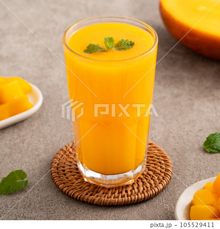 マンゴー マンゴ ジュース 105529411
