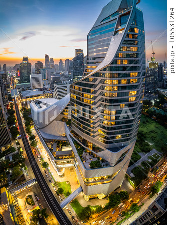 Aerial view of Ploenchit road by night in Bangkok Downtown, financial district and business center 105531264