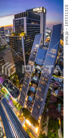 Aerial view of Ploenchit road by night in Bangkok Downtown, financial district and business center 105531328