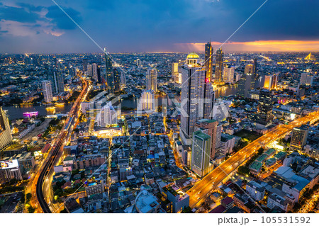 Aerial view of Saphan Taksin and Chao Phraya river in Bangkok, Thailand 105531592