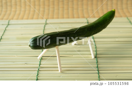 精霊馬　キュウリで作った精霊馬　精霊棚　盆棚　お飾り 105531598