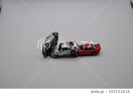 車の衝突 車の衝突 105531618