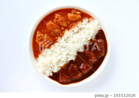 欧風ビーフカレーとバターチキンカレーのあいがけカレー 欧風ビーフカレーとバターチキンカレーのあいがけカレー 105532026