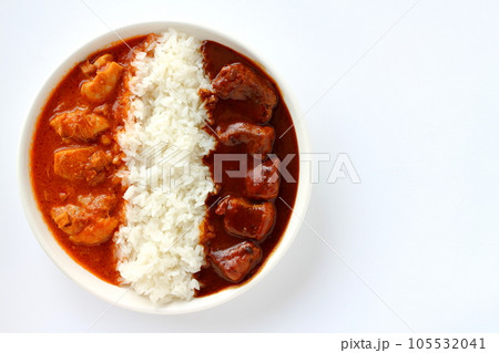 欧風ビーフカレーとバターチキンカレーのあいがけカレー 105532041