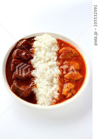 欧風ビーフカレーとバターチキンカレーのあいがけカレー 欧風ビーフカレーとバターチキンカレーのあいがけカレー 105532091