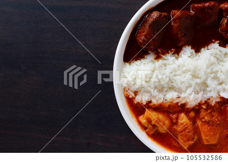 欧風ビーフカレーとバターチキンカレーのあいがけカレー 欧風ビーフカレーとバターチキンカレーのあいがけカレー 105532586